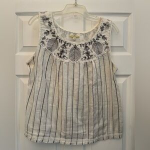 Gianni Bini sleeveless blouse; finely embroidered in black, side zipper, Size 8